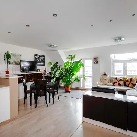 Spacious 2bd Flat With Secure Free Parking Apartament