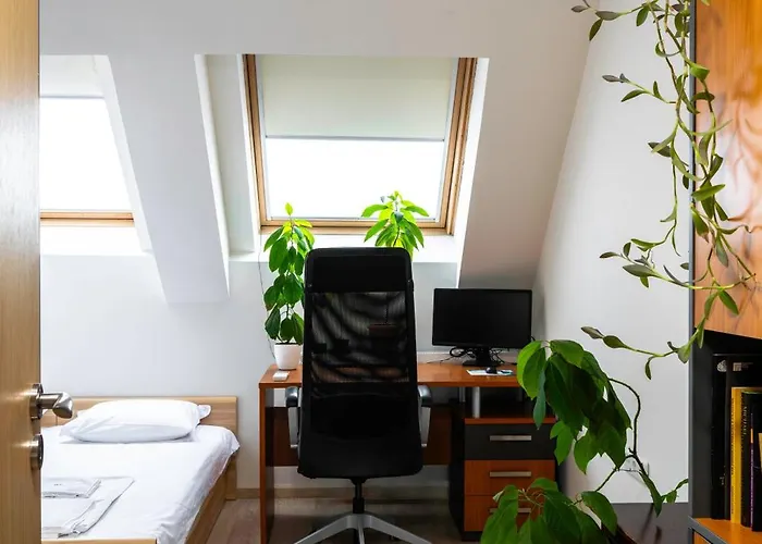 Spacious 2bd Flat With Secure Free Parking By Flat Mаnager 索菲亞